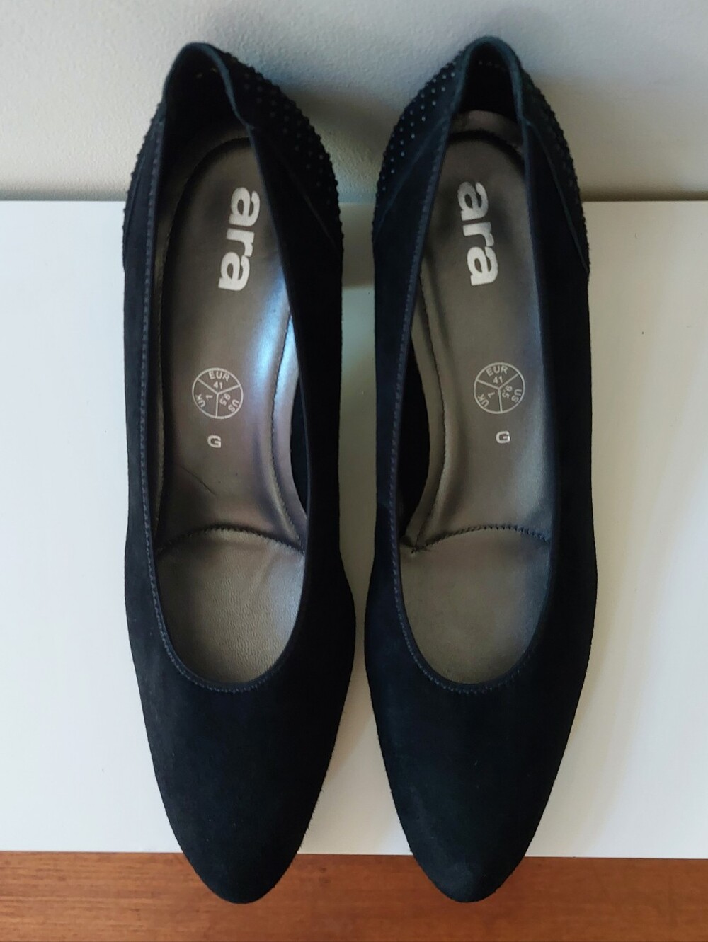 Ara suede 2-inch block-heel micro-studded cushioned padded black pumps US9.5